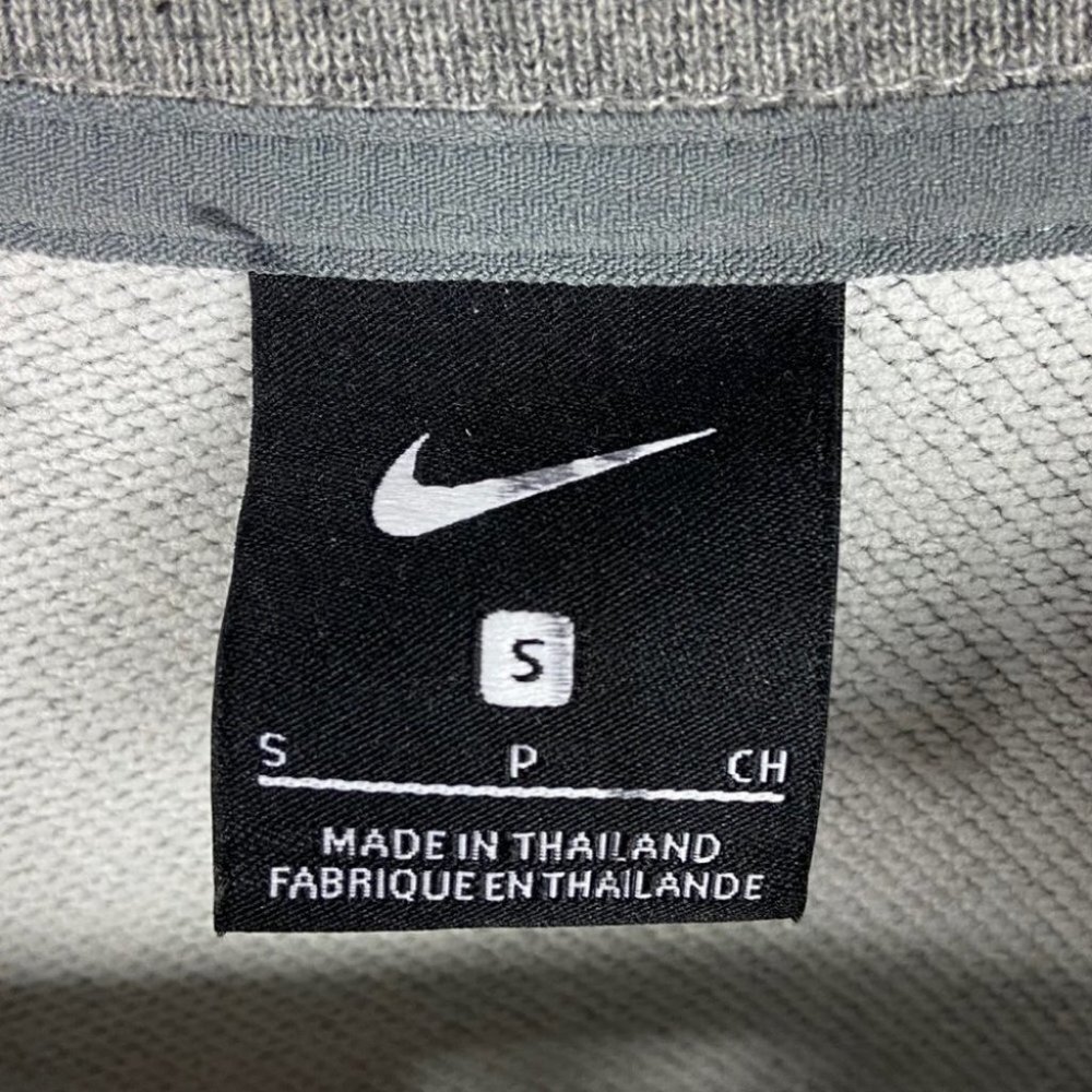 Nike Swoosh Training Crew Neck Chenille Sweatshirt Grey Size Small 2020 Pullover - Picture 3 of 12